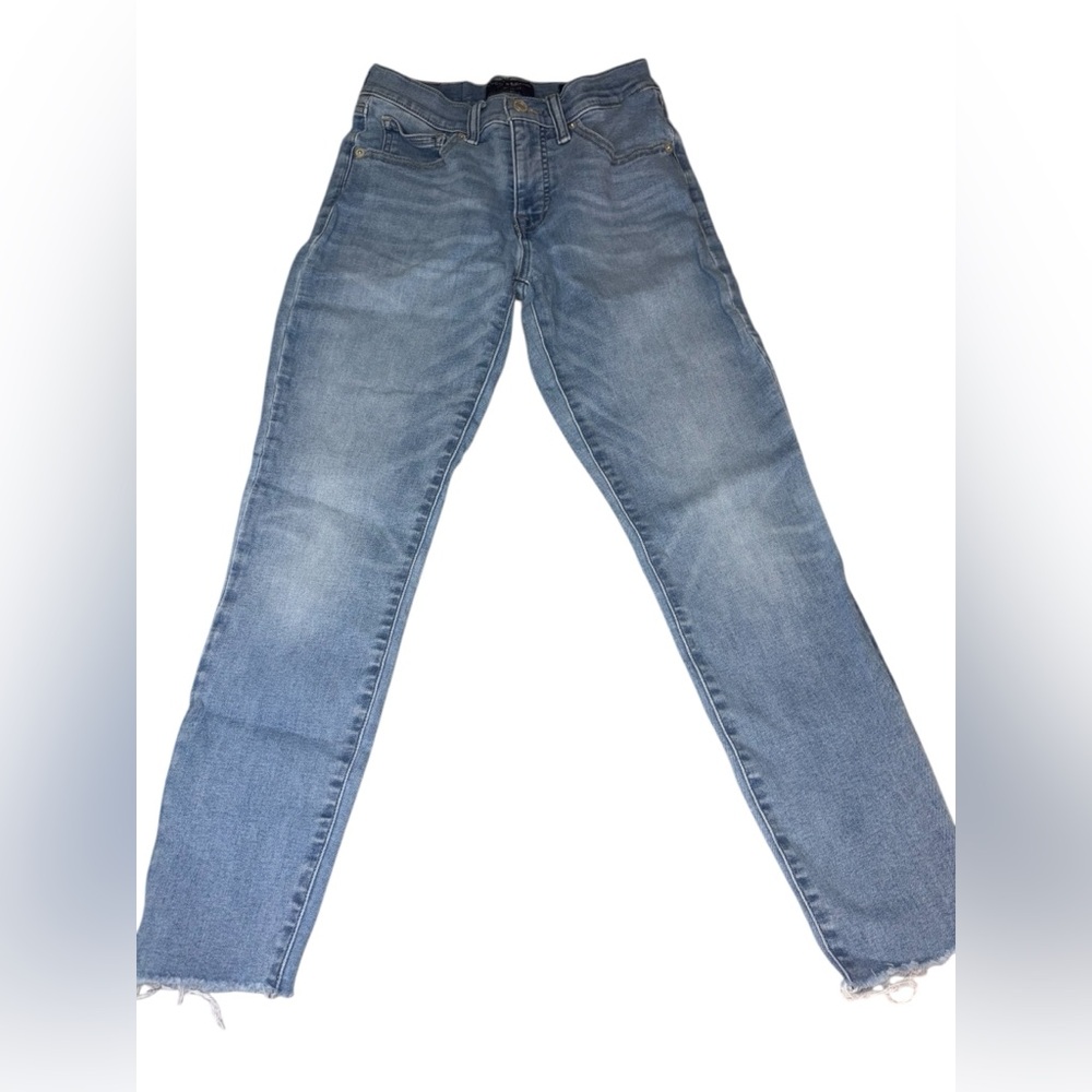 Lucky Brand Light Blue Denim Pants Women’s Jeans
Size: 4‎ / 27